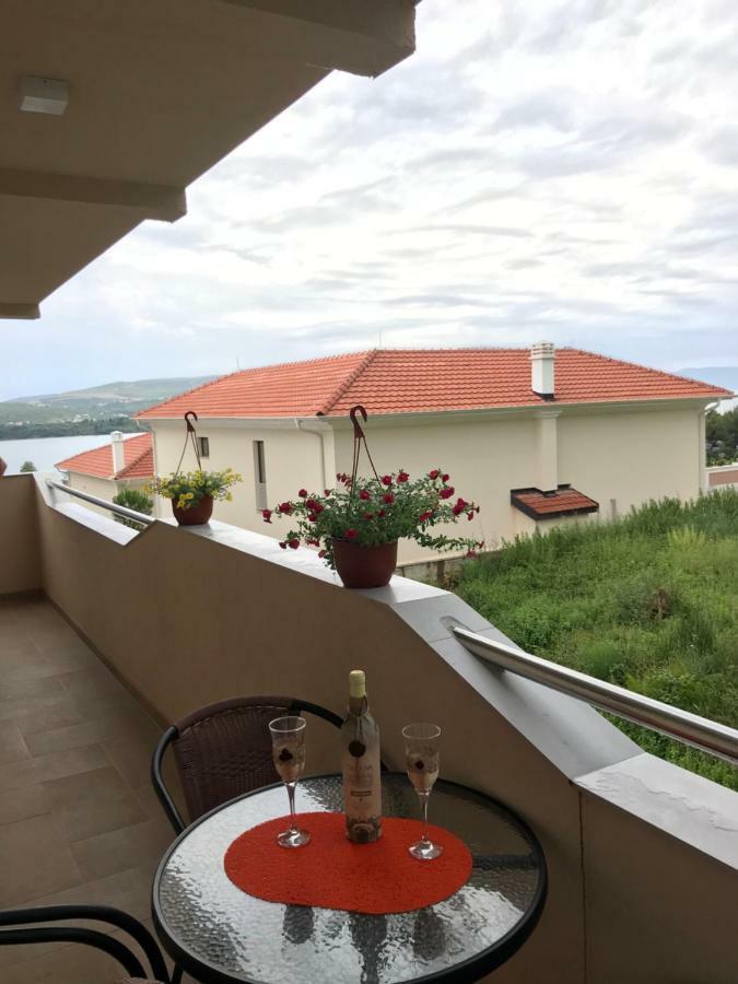 Id Apartments Tivat Exterior photo